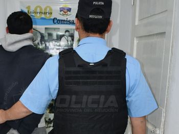 zapala: detuvieron a un ladron con el botin a cuestas zapala: detuvieron a un ladron con el botin a cuestas