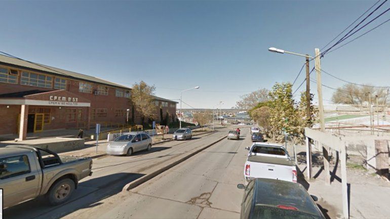 Una alumna del CPEM 53 se bajó del colectivo, cruzó la calle y la atropellaron