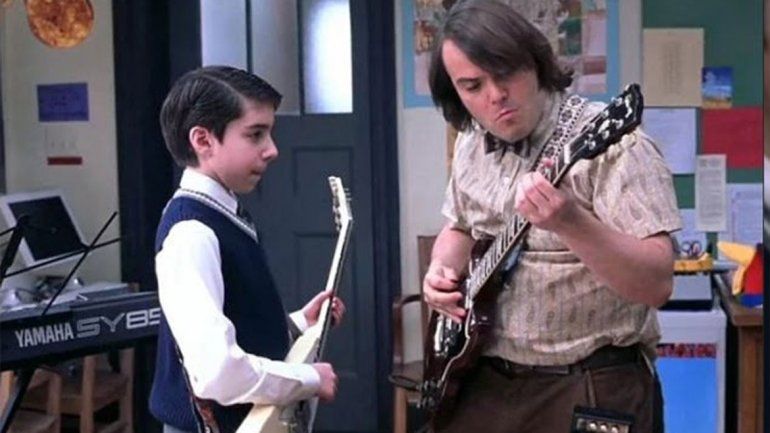 Detuvieron a un actor de Escuela de Rock por robar guitarras