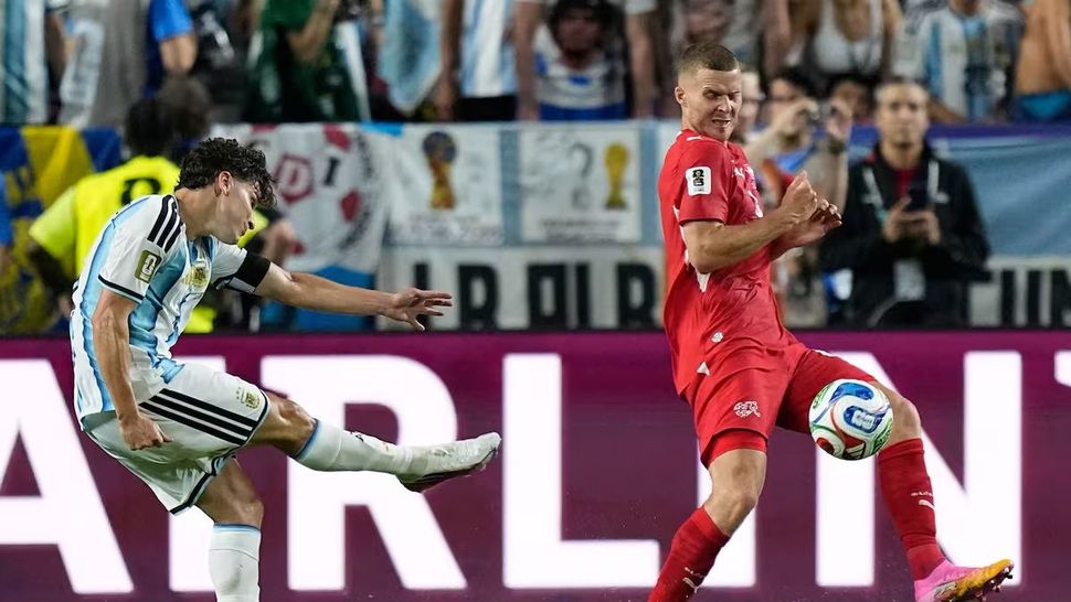 Argentina-España: qué vio la tarotista que predijo el gol de Julián con Suiza y el triunfo ante Inglaterra.