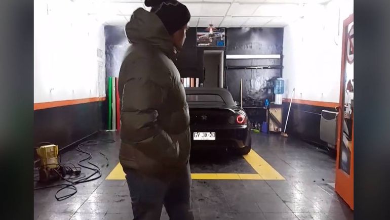 ¿Hubo picadas? El video que muestra a uno de los chilenos antes de entregar el auto