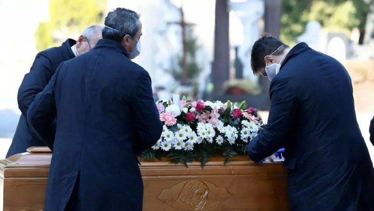 Otro récord en Italia: en un día, 627 muertos