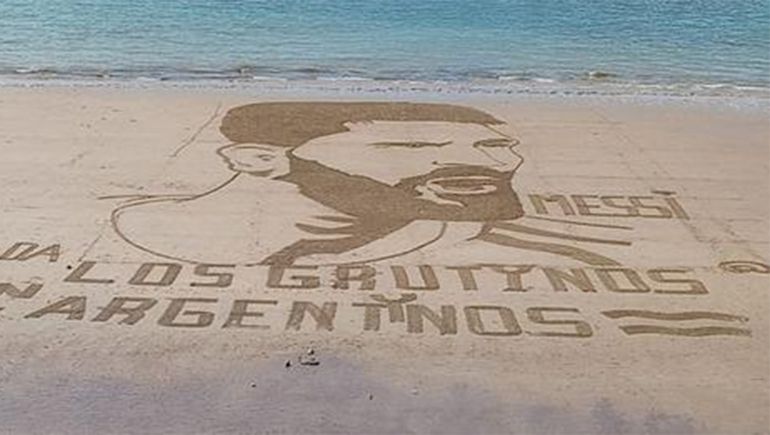 La obra de arte dedicada a Messi, en las playas de Las Grutas