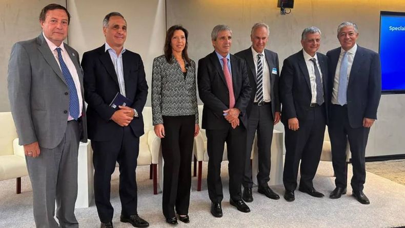 El gobernador, Rolando Figueroa, participa de distintas reuniones en Estados Unidos.