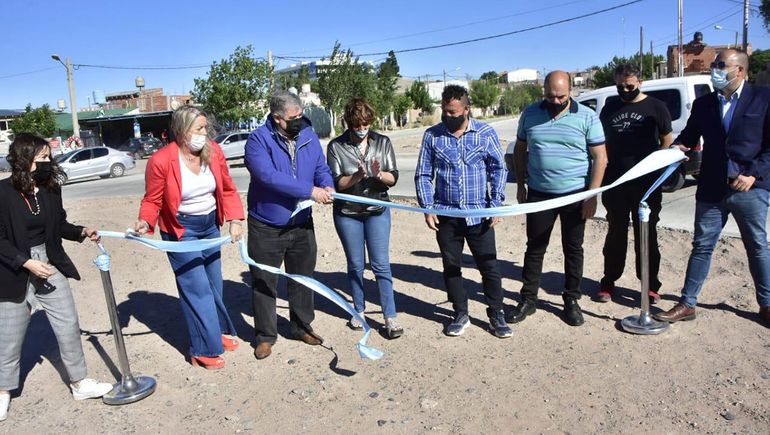 Inauguran una rotonda que agilizará la circulación en el oeste