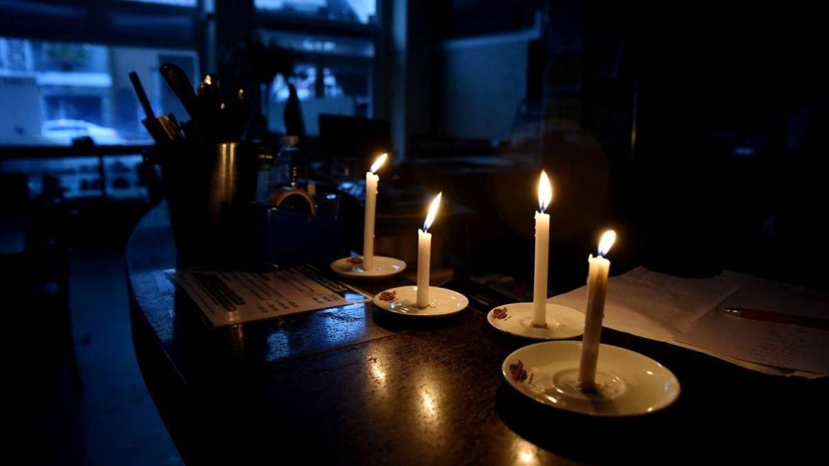 ¿Qué pasó? Gran apagón de luz afectó a varios barrios de Neuquén thumbnail