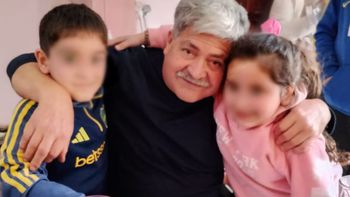 La familia del paciente reclama respuestas mientras avanzan las pericias para determinar qué ocurrió en los minutos previos al fallecimiento. La familia del paciente reclama respuestas mientras avanzan las pericias para determinar qué ocurrió en los minutos previos al fallecimiento.