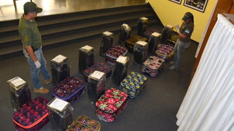 Hallan 400 kilos de cocaína en valijas en la Embajada Rusa