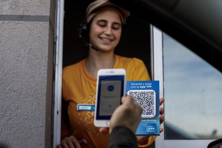 La APP de YPF es la primera billetera digital de una empresa de energía del país.. La APP de YPF es la primera billetera digital de una empresa de energía del país..