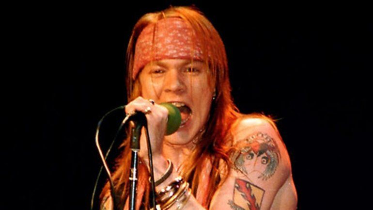 Esta no será la primera vez que Axl Rose interprete temas de AC/DC. Ya lo hizo con su banda Rosie el 28 de junio de 1987 en Londres.