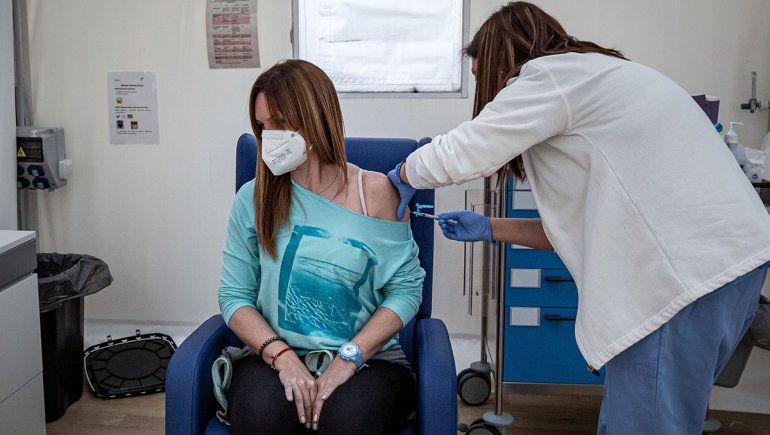 La vacuna de Oxford suma una muerte en Dinamarca