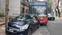 insolito: se robaron un colectivo, chocaron varios autos y se fugaron insolito: se robaron un colectivo, chocaron varios autos y se fugaron