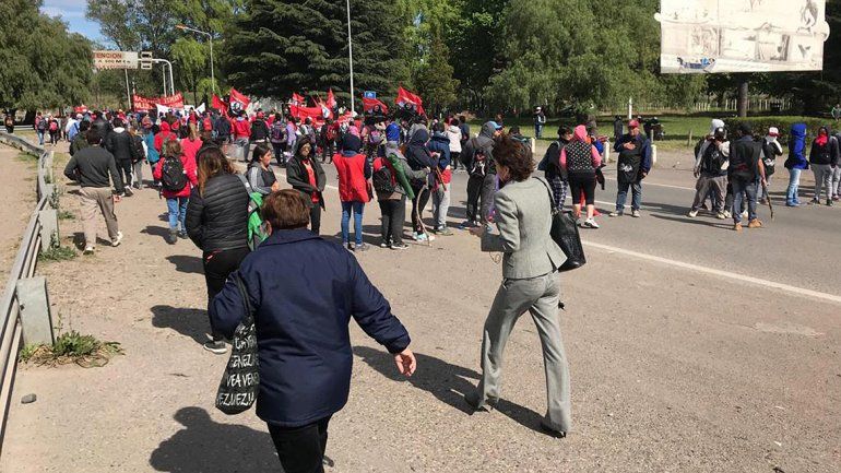 Luego de tres horas de protesta, levantaron el corte en los puentes carreteros