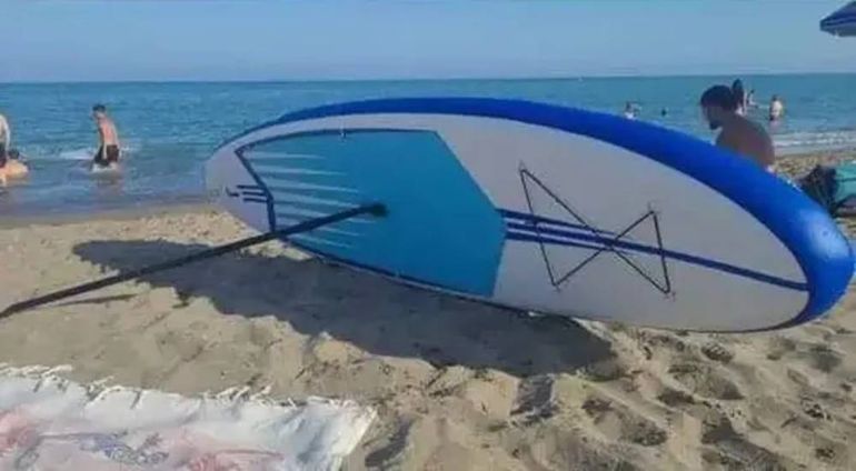 Hasta el momento los rescatistas solo encontraron la tabla de surf de los argentinos desaparecidos en Málaga. Hasta el momento los rescatistas solo encontraron la tabla de surf de los argentinos desaparecidos en Málaga.
