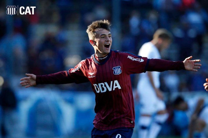 Talleres ganó en el Bosque y complicó al Lobo