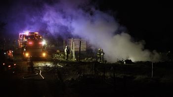 voraz incendio causo un desastre en una casa de san martin de los andes