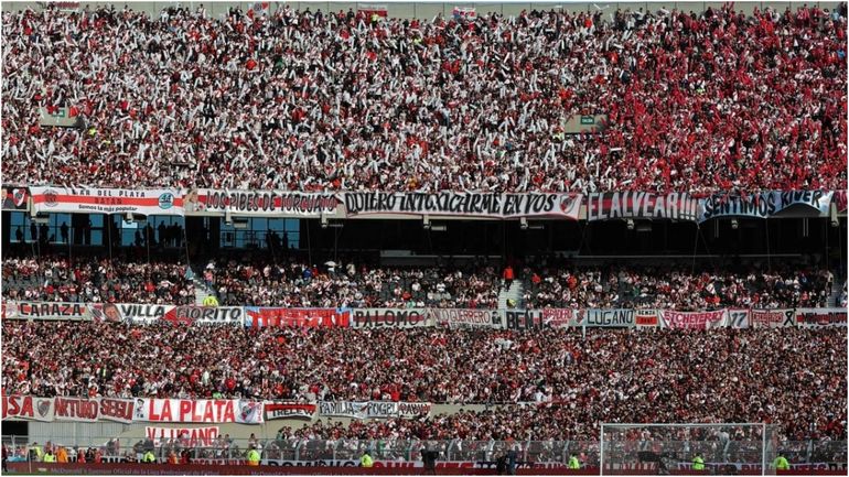 Cuál fue el futbolista de River que recibió abucheos en el Monumental