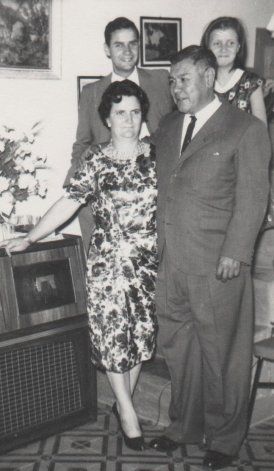 Alberto y dos de sus hijos.