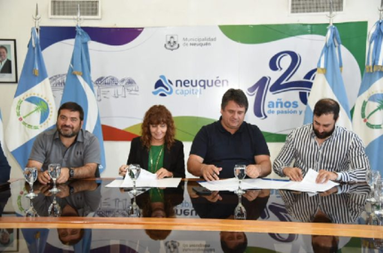 La firma del acuerdo para el acceso a lotes con servicios.