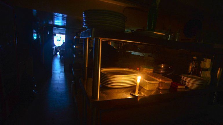 Anticipan que habrá una compensación por el apagón masivo del domingo 16