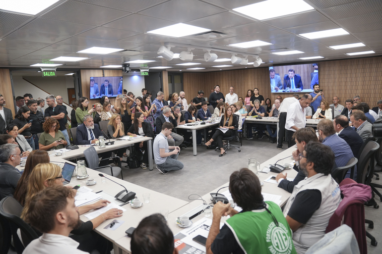 Reunión de la comisión de Obras Públicas de la Cámara de Diputados de la Nación, el martes 25 de marzo. Reunión de la comisión de Obras Públicas de la Cámara de Diputados de la Nación, el martes 25 de marzo.