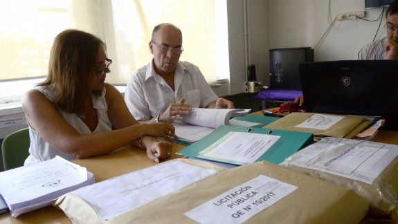 La apertura de sobres oferentes se realizó en la Municipalidad.