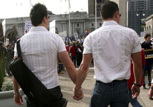 Salta: locales bailables cuentan con baño para homosexuales