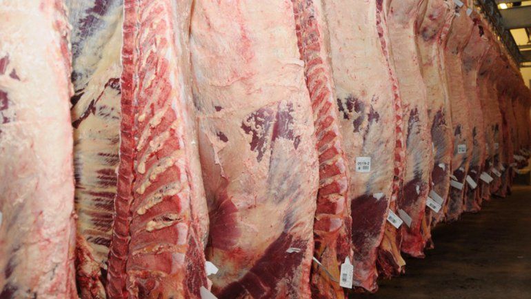 Policía arregló una coima con asado, cigarrillos y plata