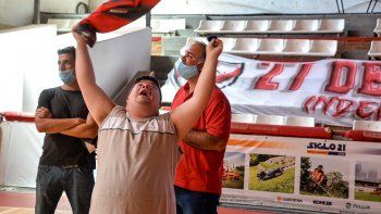 Panchito, descontrolado y cantando por el Rojo. Panchito, descontrolado y cantando por el Rojo.