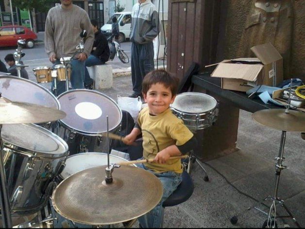 Santiago Romero, baterista desde la cuna. Gentileza. Santiago Romero, baterista desde la cuna. Gentileza.