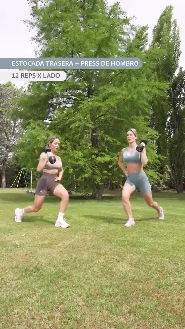 Caro Calvagni y Jésica Cirio mostrando su rutina de entrenamiento. Caro Calvagni y Jésica Cirio mostrando su rutina de entrenamiento.
