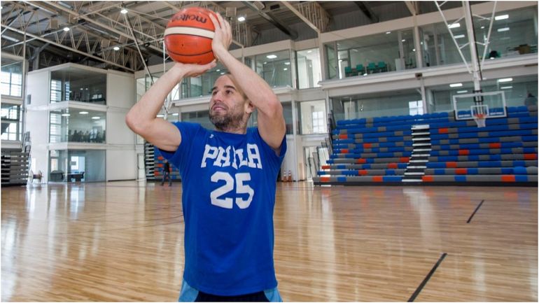 Rodrigo Palacio volvió a jugar al básquet: ¿cuántos puntos metió en su primer partido?