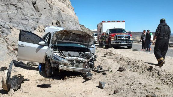 Dos personas resultaron heridas tras el violento impacto en Ruta 40.&nbsp;
