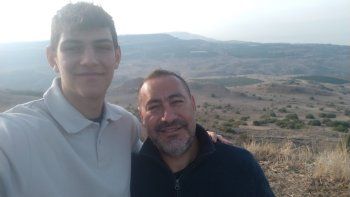 Damián y su hijo que acaba de ingresar al Ejército de Israel.