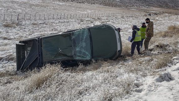 Una camioneta del Ejército se despistó y volc´ó en la Ruta 40