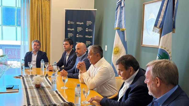 Figueroa volvió a reunir a la Mesa de Competitividad de Vaca Muerta y fijó un plazo para definir obras clave | LM Neuquen Figueroa volvió a reunir a la Mesa de Competitividad de Vaca Muerta y fijó un plazo para definir obras clave