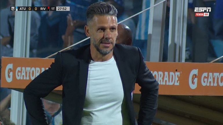 Martín Demichelis no tenía ninguna marca en su rostro durante el primer tiempo.&nbsp;