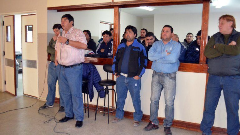 Principio de acuerdo para que 450 petroleros de Rincón mantengan sus puestos de trabajo