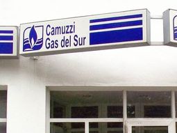 Camuzzi abastece a más de 2.200.000 usuarios en siete provincias. Camuzzi abastece a más de 2.200.000 usuarios en siete provincias.