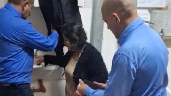 Temporal en Comodoro: los dos héroes que salvaron a una mujer que iba a ahogarse atrapada en su auto
