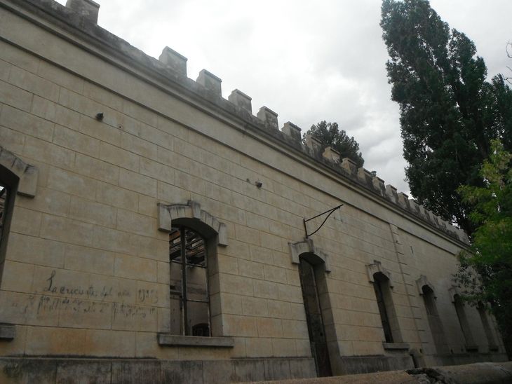 La estación se instaló en el paraje Laguna Larga, fundado en 1935 como Plottier. Foto: gentileza Banco de Memoria de Plottier. La estación se instaló en el paraje Laguna Larga, fundado en 1935 como Plottier. Foto: gentileza Banco de Memoria de Plottier.