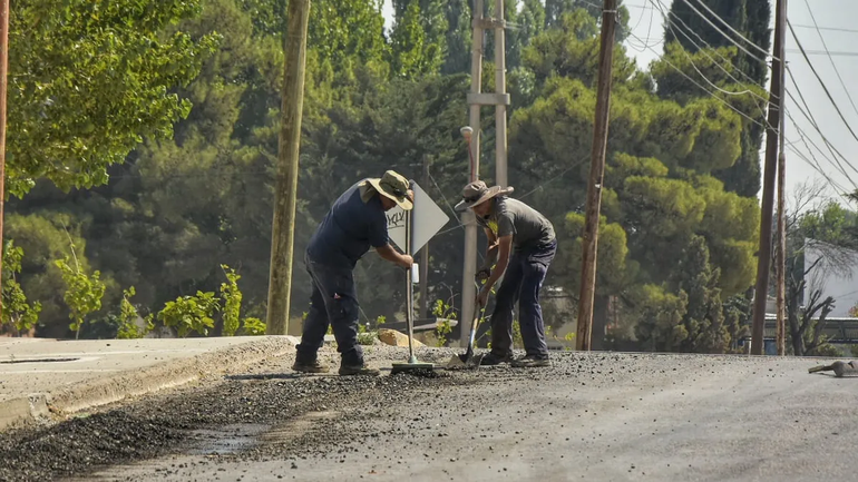 Comenzó la obra de reasfaltado del barrio Central en Plaza Huincul