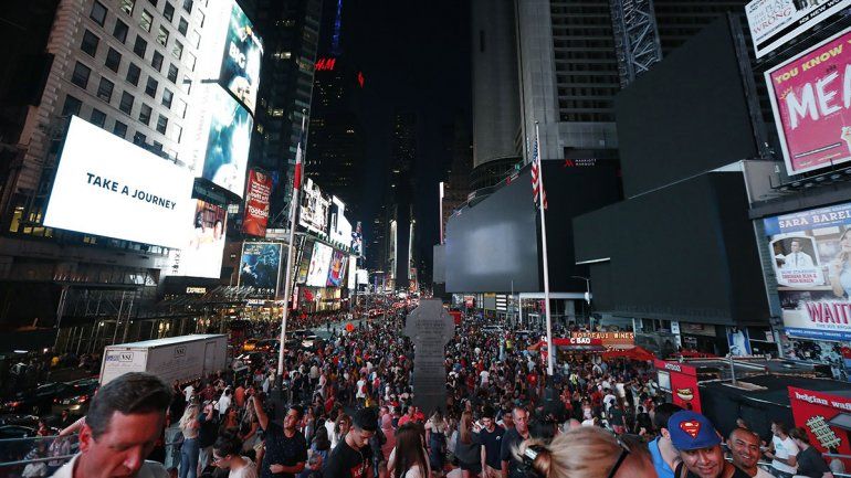 Estampida en Times Square por insólita confusión