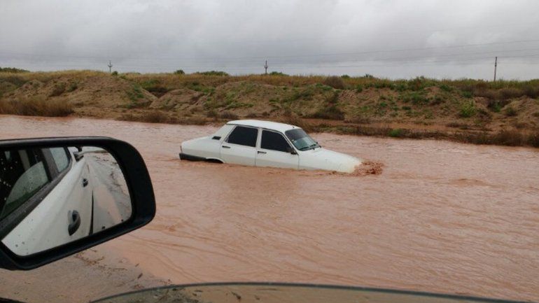 En Rincón de los Sauces algunas calles se volvieron pequeñas lagunas.