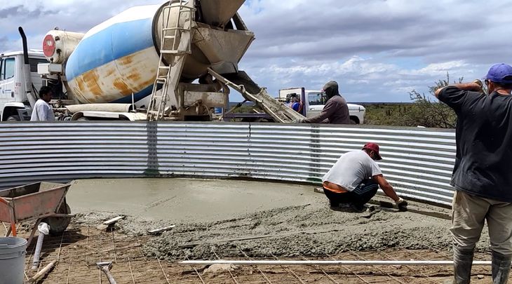 El sistema de tanques australianos garantiza el stock de agua ante cortes de mantenimiento del canal. El sistema de tanques australianos garantiza el stock de agua ante cortes de mantenimiento del canal.