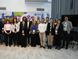 Autoridades del municipio, al recibir a la delegación de empresarios. Autoridades del municipio, al recibir a la delegación de empresarios.