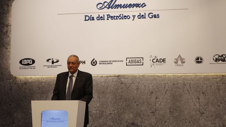 Ernesto López Anadón, presidente del IAPG, habló en el almuerzo por el Día del Petróleo y el Gas.&nbsp;