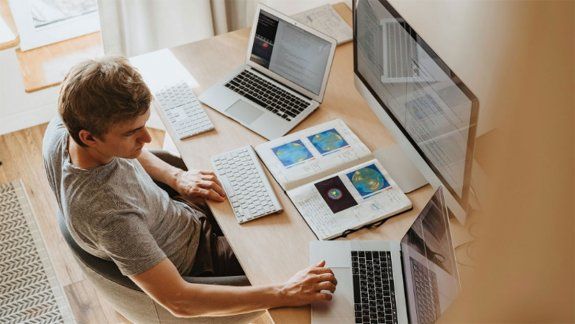 Los impactos del teletrabajo en la producción y las relaciones entre empresas y empleados