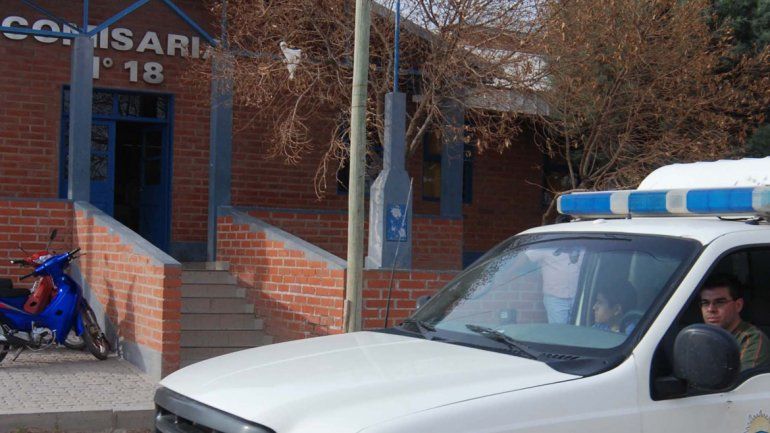 La víctima denunció que en la Comisaría 18 la trataron muy mal.
