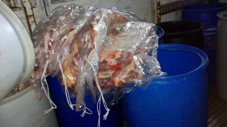 Decomisaron casi mil kilos de carne con hueso y menudencias que venían a la región